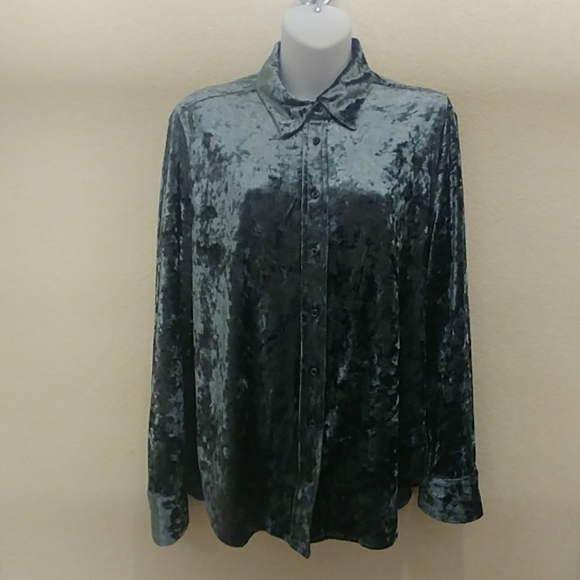 Investments Petites Slate Crushed Velvet L/S Top - Picture 2 of 8